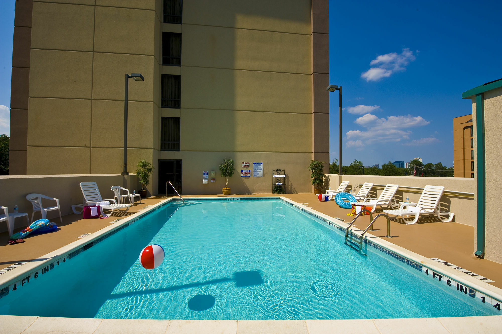 Holiday Inn Express & Suites Atlanta Perimeter Mall Hotel, An Ihg Hotel Sandy Springs Servizi foto